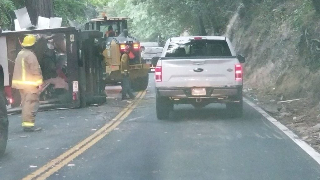 [UPDATE 8:41 a.m.] Traffic Accident Closes Both Directions of Hwy 101 ...