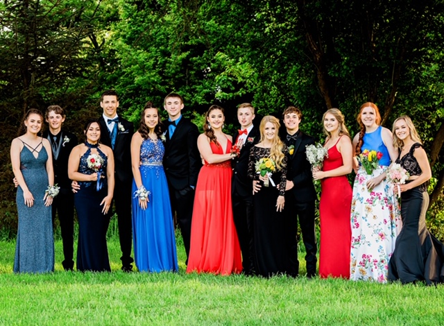 A Group of Fortuna High Students Got a Prom Dinner They Will Never ...