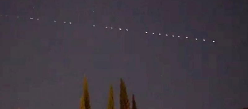 Strange Line Of Lights In The Sky Was Reported By Multiple Readers Redheaded Blackbelt