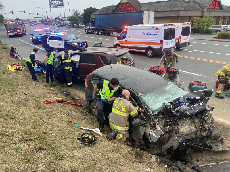 [UPDATE 8:56 p.m.: Videos and Photos] Extrication Needed After Multi ...