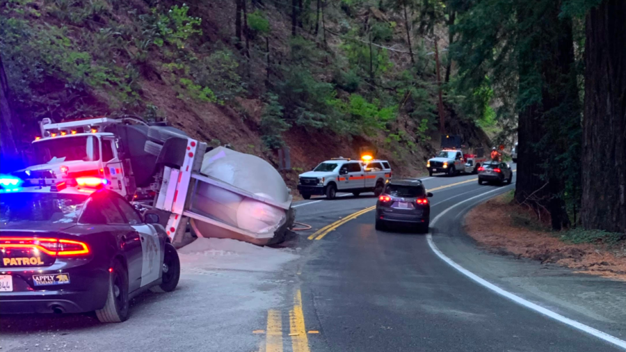 UPDATE 8 31 a.m. One Way Traffic Hwy 101 Closed North of Leggett