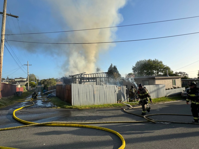 Update 737 Pm Video Of The Building In Flames Large Structure Fire At Oregon And Gibson In 