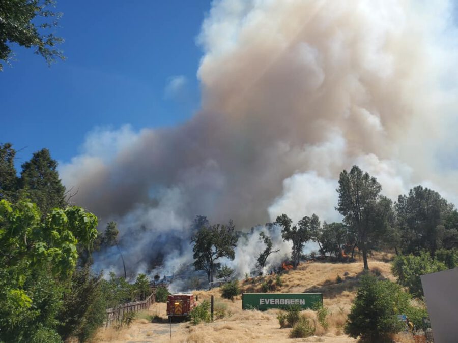 [Update: Holding at 12-15 Acres] Rapidly Spreading Fire Threatens Lower ...